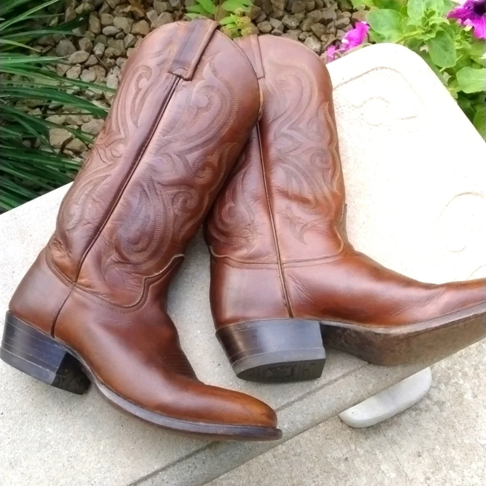 Mens Tony Lama Western boot, size 8.5 D